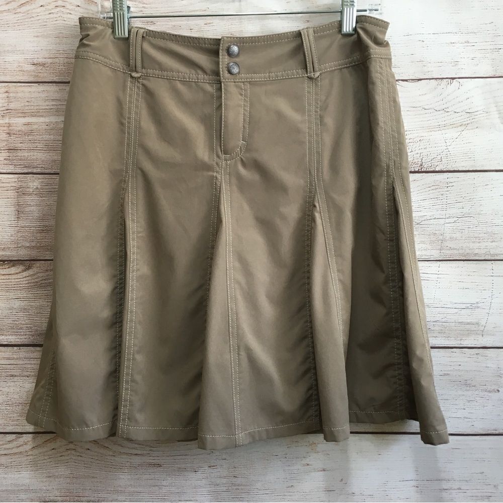 ATHLETA WHATEVER SKORT IN KHAKI